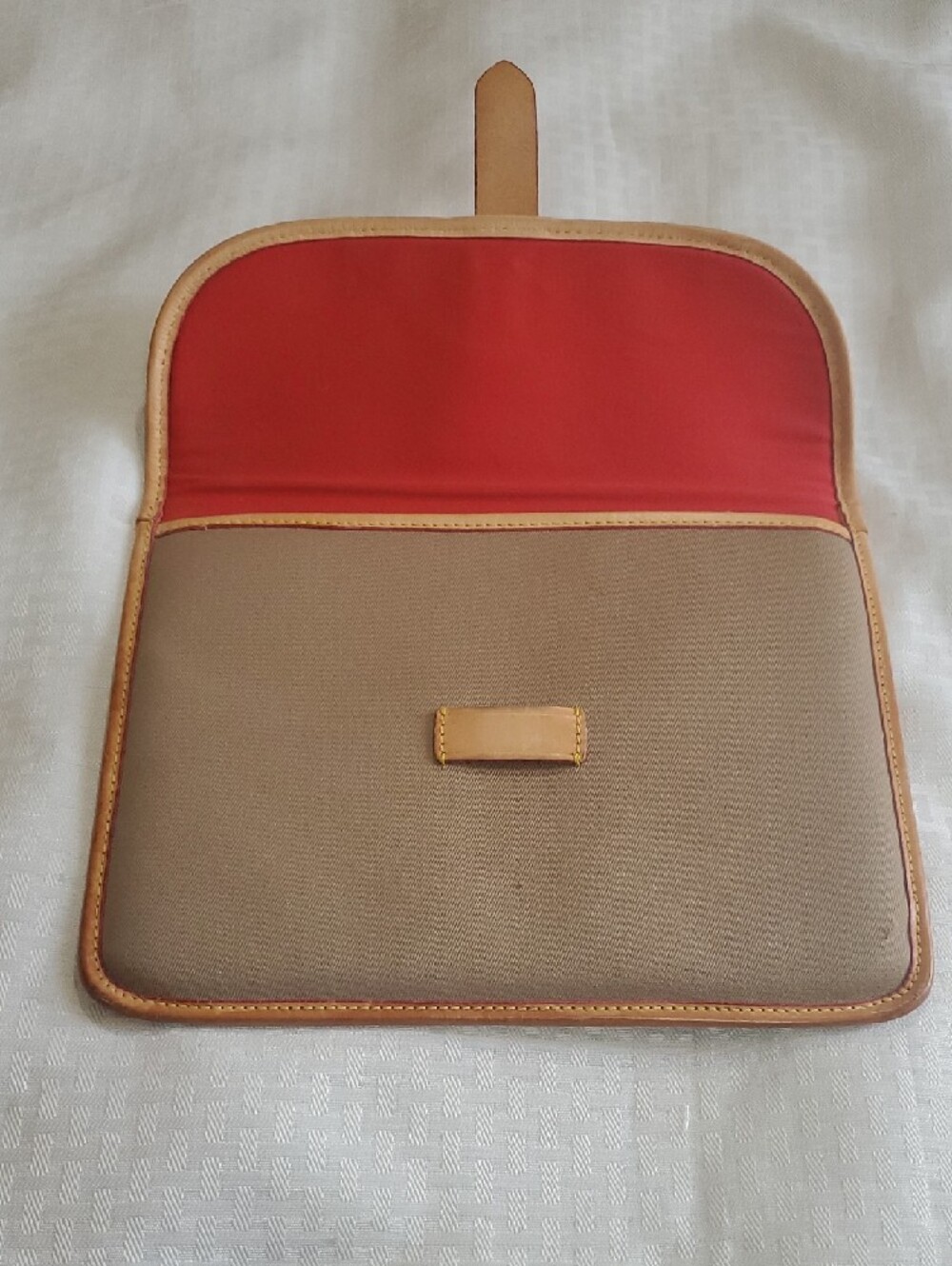 Dooney & Bourke Tan Canvas Ipod Folio with Light Brown Leather Trim - Picture 5 of 10